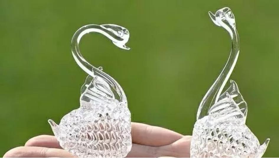 天然水晶和人工水晶的分辨,天然水晶与人造水晶镜的鉴别