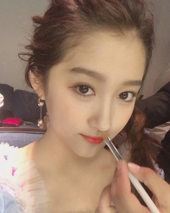 奔跑吧关晓彤和鹿晗迪丽热巴,鹿晗对关晓彤和迪丽热巴不同态度