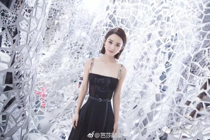 贵圈时刻是个暗流涌动的比拼场，比颜值，比衣品，比演技，比关系