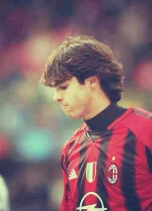 「卡卡退役」22号,才是那个上帝之子也我们心中的翩翩少年