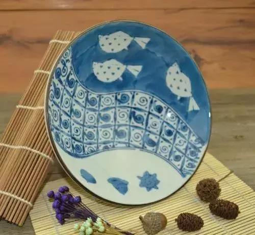 日本人吃饭用什么碗,日本人为什么吃饭那么多碗