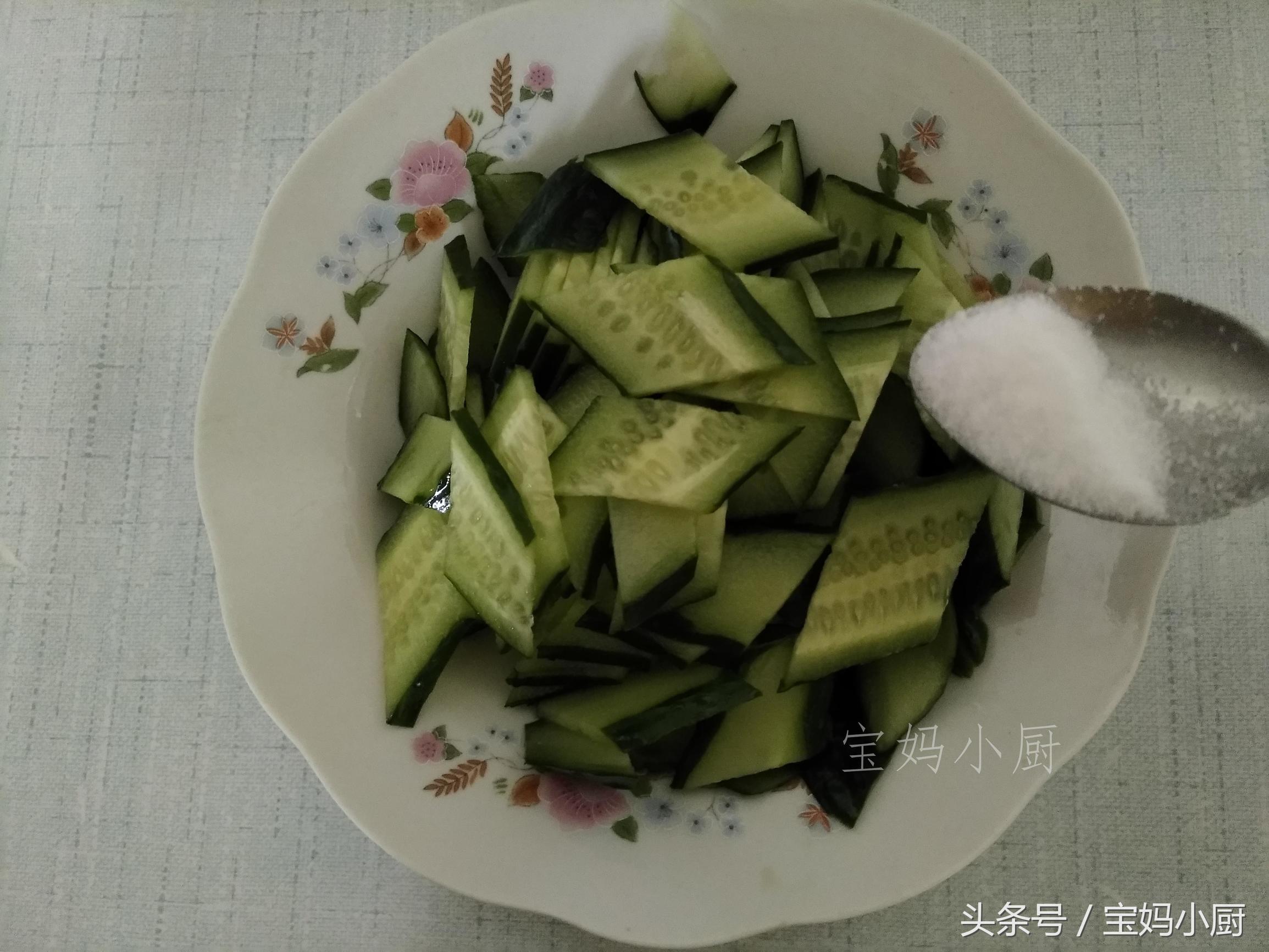 饭店的西瓜原来这么切,爽口瓜片的做法