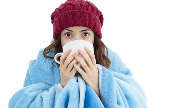 女孩子手脚冰凉用什么泡脚,手脚冰凉的女孩子