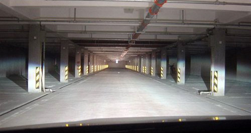 氙气灯亮度不够的原因,氙气灯真的不行了吗