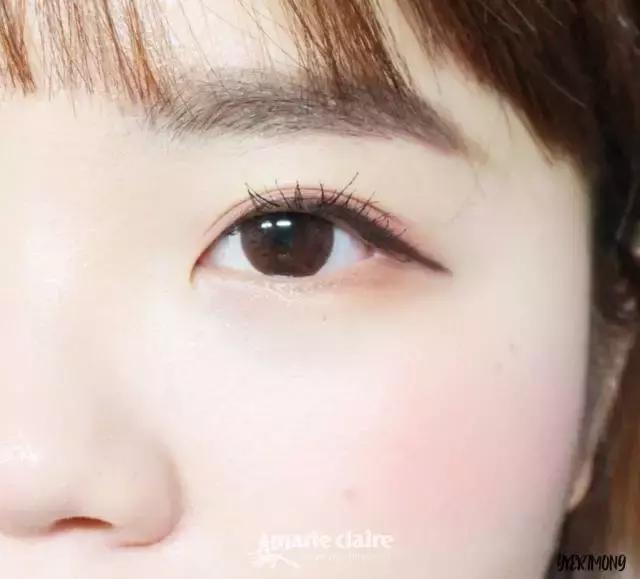 就用30块钱狂收当季爆款彩妆，“带货”女王们的梳妆台超魔性！