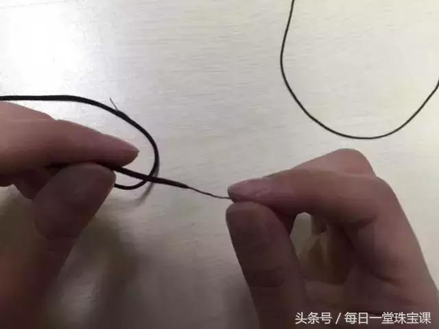 手串突然断掉是什么征兆,手串链子断了怎么换新的