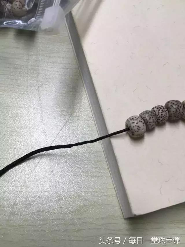 手串突然断掉是什么征兆,手串链子断了怎么换新的