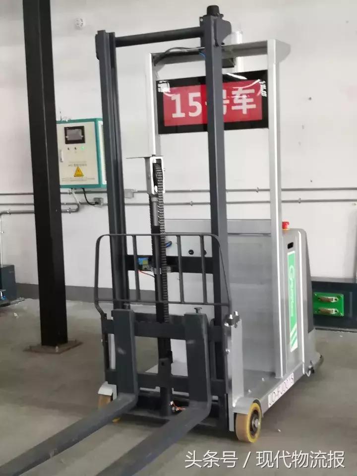 记者探访京东机器人分拣,京东首个无人分拣中心在哪里