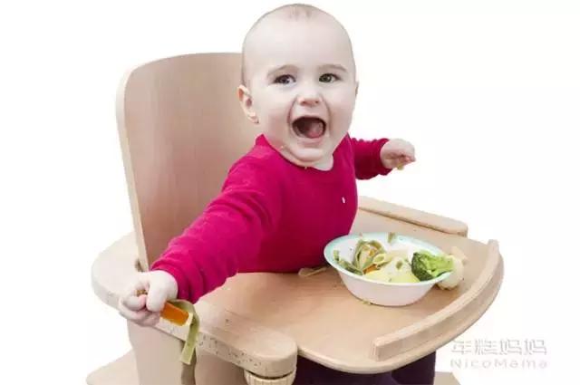 六个月宝宝吃什么油比较好,宝宝6个月吃小米油吃多少