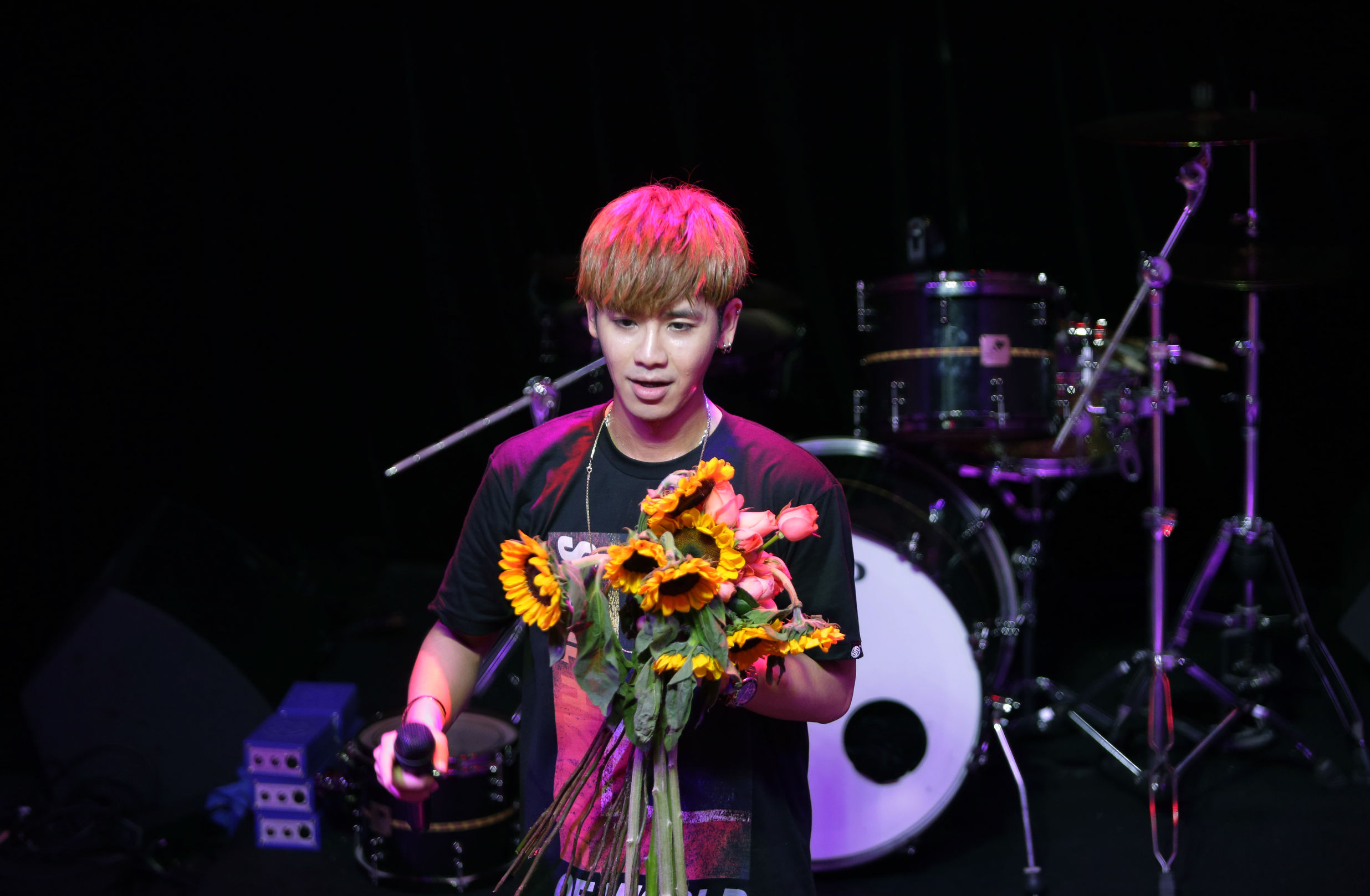 鼓鼓演唱会开场,鼓鼓演唱会