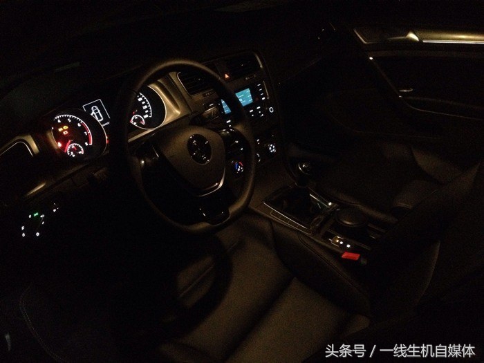 大众神车高尔夫多少钱,大众小钢炮高尔夫四驱