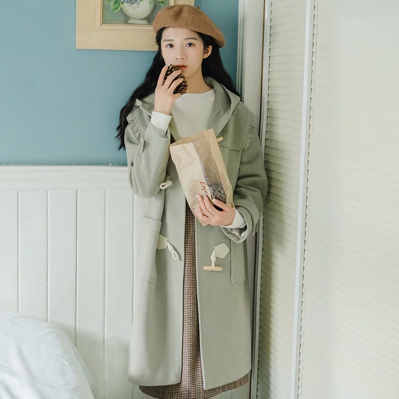 牛角扣大衣怎么搭配减龄,减龄牛角扣羊绒大衣