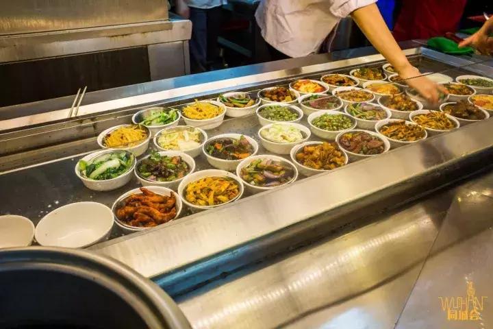 全武汉荷尔蒙最旺盛的高校，打架有专业套路，小偷来了别想走！