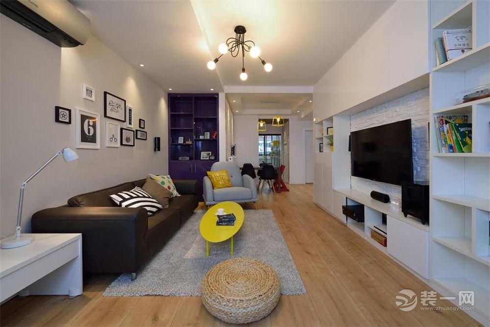 黄配紫什么效果?南京天润城五彩之家实景,北欧风硬装12万铺垫