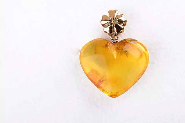 蜜蜡的种类及图片介绍,蜜蜡的种类及价值及图片