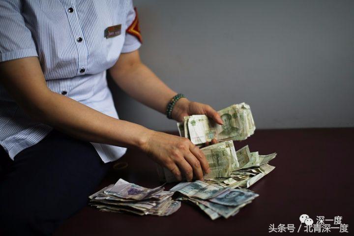 全中国最便宜的火车：票价2元起22年未涨，山羊和鸡群都能上车