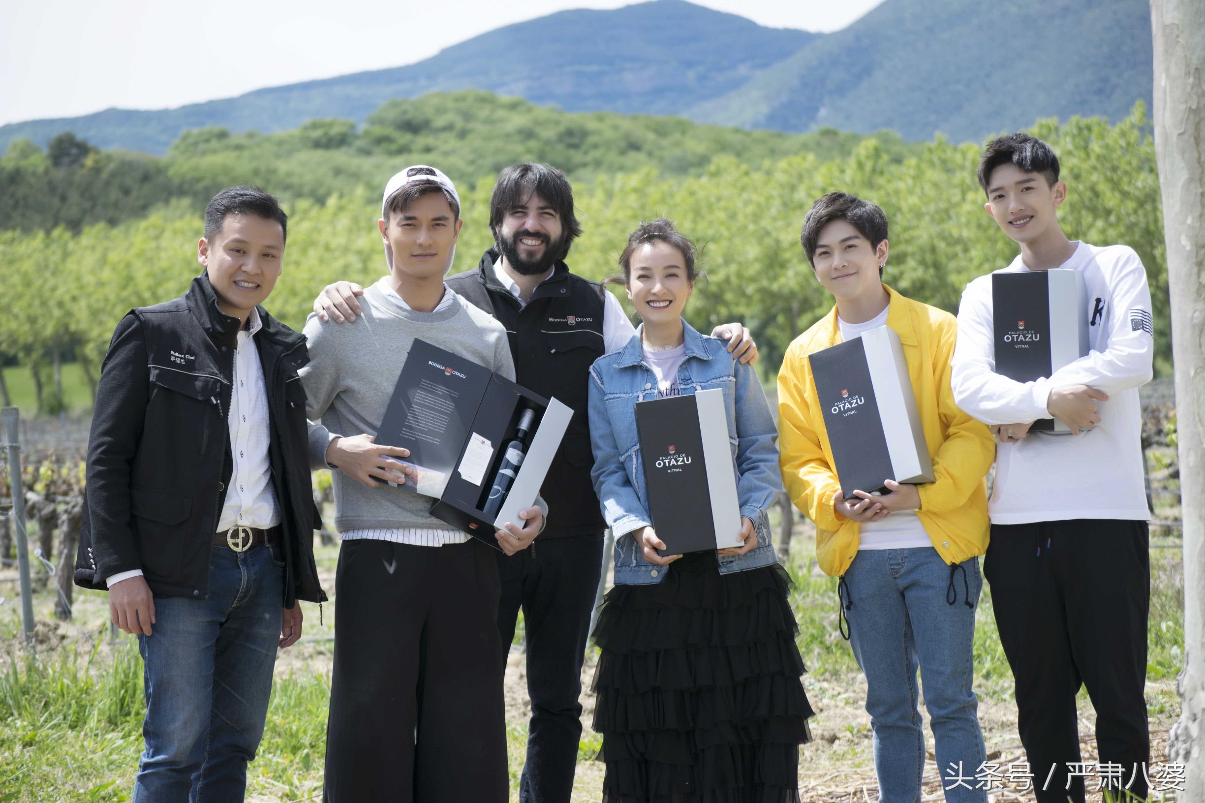 《遇见足球城》酒庄调酒郑凯勇做“前锋”示范队友