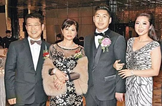 杂家小子元彪和谁演兄弟,杂家小子元彪拿金子换钱