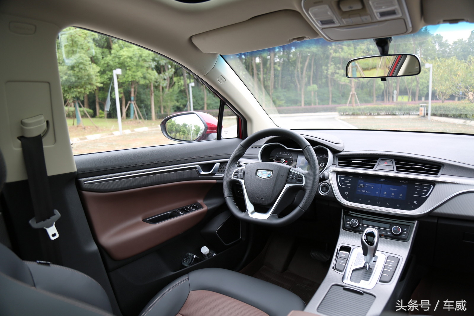 吉利帝豪GS测评,试驾吉利帝豪gse优缺点全面解析