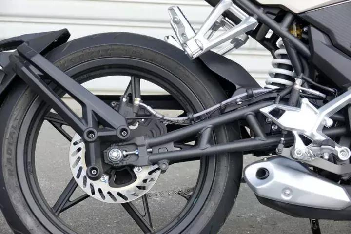 7.21秒国产加速最强250诞生：春风250NK，顺便把一些300cc也秒了