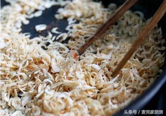 鸡精是用味精还是鸡肉做的,自己做鸡精调味料