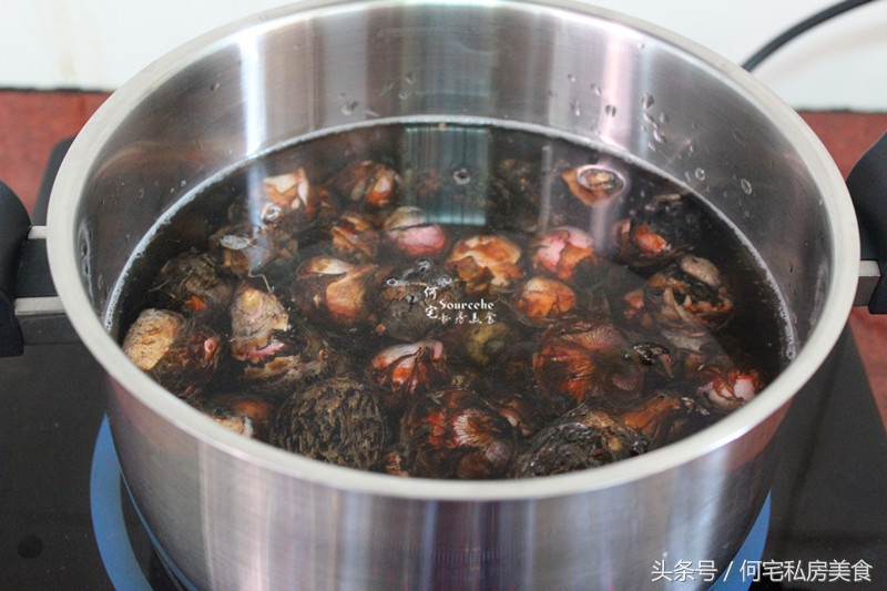 「原创」小芋仔别扔，这样做开胃好吃，剁椒拌小芋仔