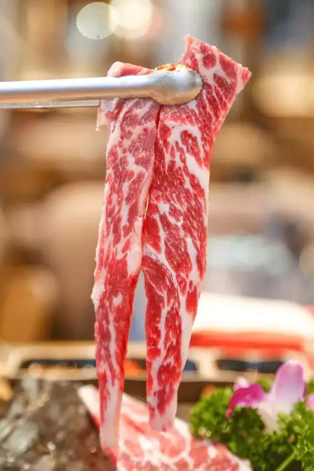 走一波,终于等到这家月销60W的人气烤肉店从市中心开到城南了!