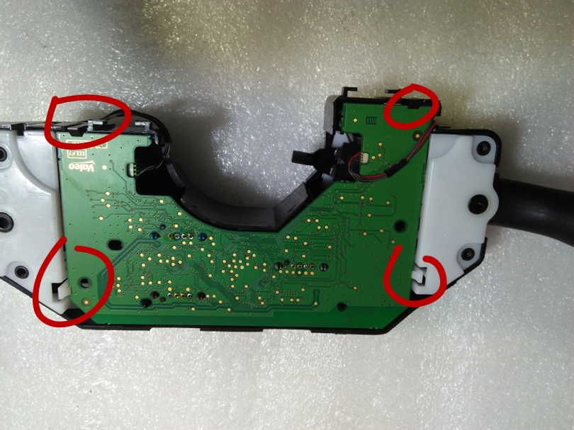 雪特龙世嘉诊断接头在哪里,雪铁龙世嘉大灯维修视频