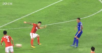 这货有毒！他是恒大七连冠最大的瑕疵