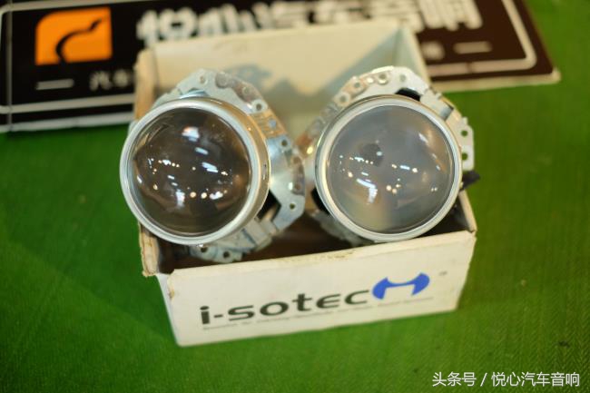 奔驰R300改灯后，车主赞口不绝！果然只有专业操作才能达到极致！