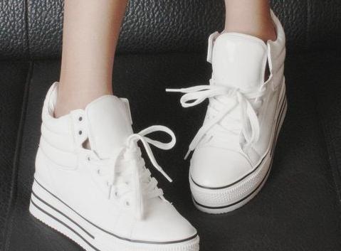 全皮白鞋特别脏怎么处理,怎么清洗白鞋上的污垢