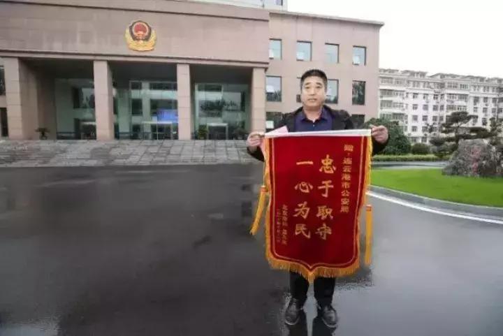 这些礼物我们都很喜欢英语怎么说,这些礼物是送给我的英语