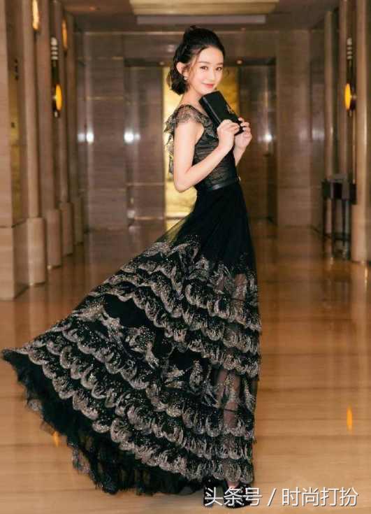 赵丽颖私服穿搭迪奥,赵丽颖穿迪奥白色连衣裙亮相