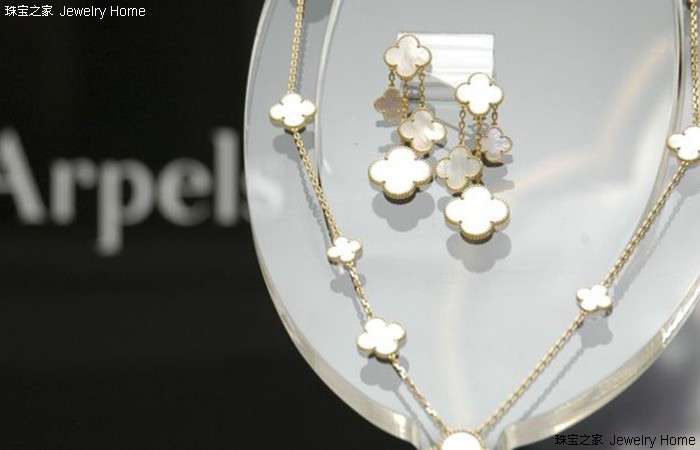 梵克雅宝四叶草项链怎么发圈,梵克雅宝四叶草项链养护