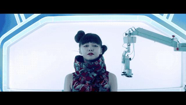 「*合六**·自制」网大《时空送货人》曝先导预告11月14日遇见未来