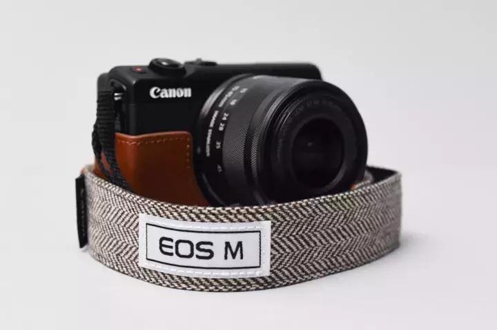 佳能eosm100正式发布,佳能eosm100购买时都带啥