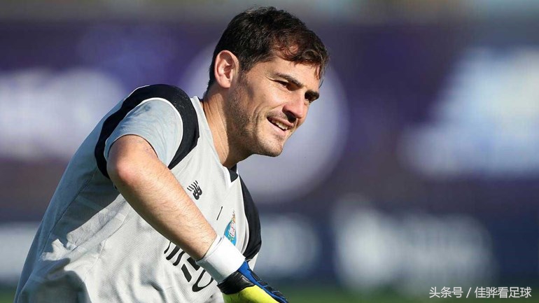 为省工资波尔图借故封杀“圣卡西”?经纪人出面解释,主帅难服众