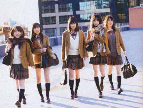 膝盖容易撞到淤青,膝盖经常磕伤怎么回事