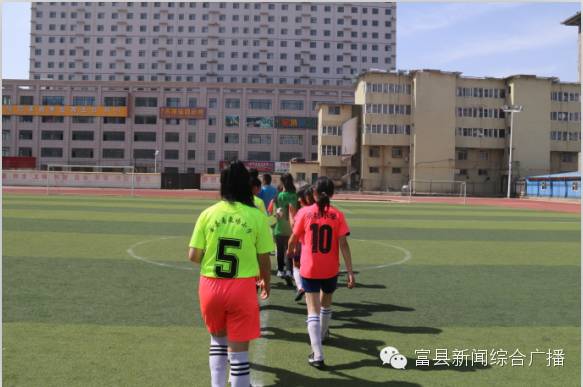 阳光校园快乐足球,阳光足球快乐体育视频