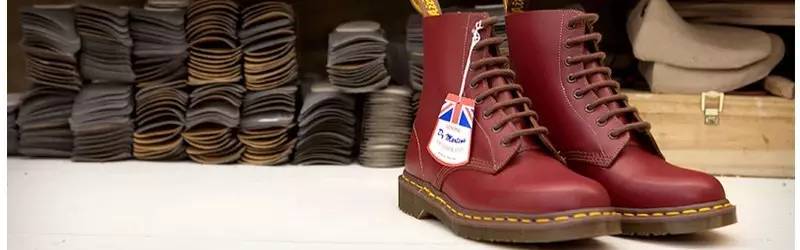 马丁靴怎么才能穿的更好看,什么版型的马丁靴适合脚宽人穿