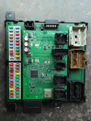 荣威550仪表灯常亮,荣威550双闪常亮喇叭响