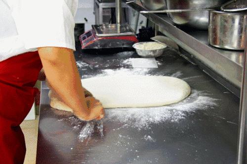 代购界的黑马！星火路新开了一家挤破头才能买到的烧饼！