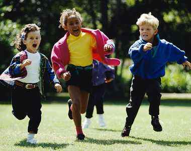 如何让肚子里的宝宝动起来,孕晚期怎么让宝宝动起来