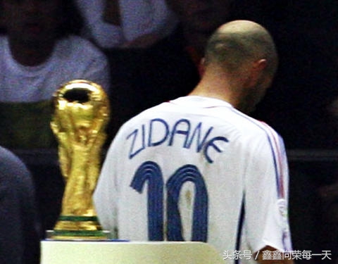 足坛十大悲情瞬间图片,足球十大落寞背影