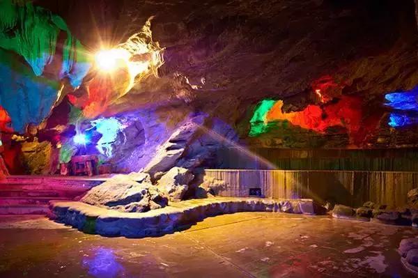 英德奇洞温泉住宿一晚价格,清远溶洞温泉度假村