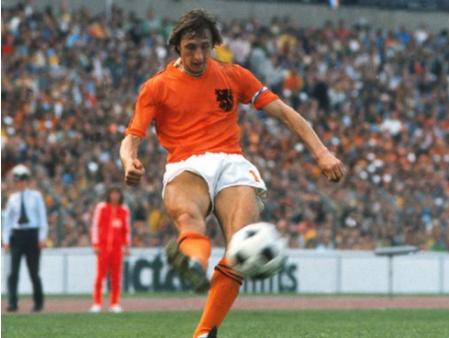 2010世界杯范佩西头球是哪一场,范佩西世界杯鱼跃头球