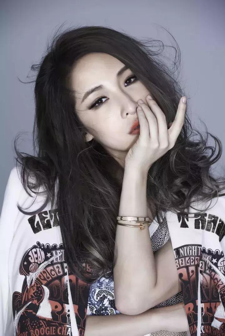 萧亚轩分享恋爱经验,17年换16个男友