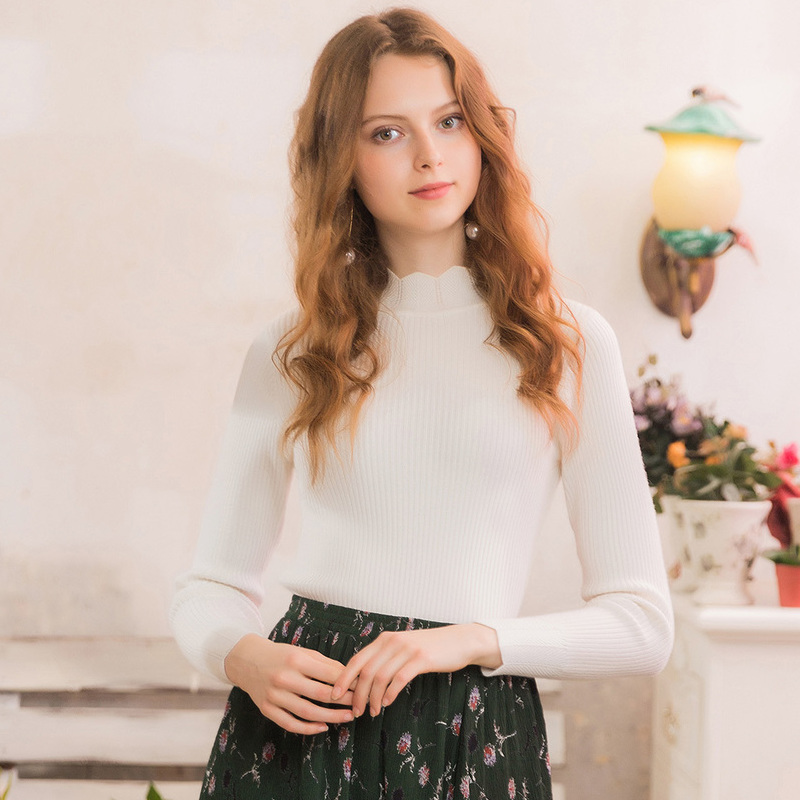 时髦迷人的打底衫，穿出温暖舒适感