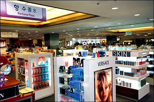 中国代购“拯救”了韩国免税店，韩国却对本国旅游业更忧心忡忡