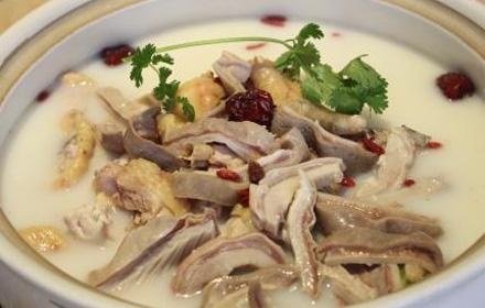 家政月嫂传递正能量,月嫂爱心传递